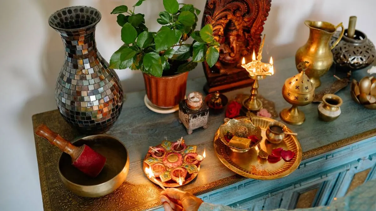 Cara Membuat Altar Meditasi Sederhana di Rumah Kecil