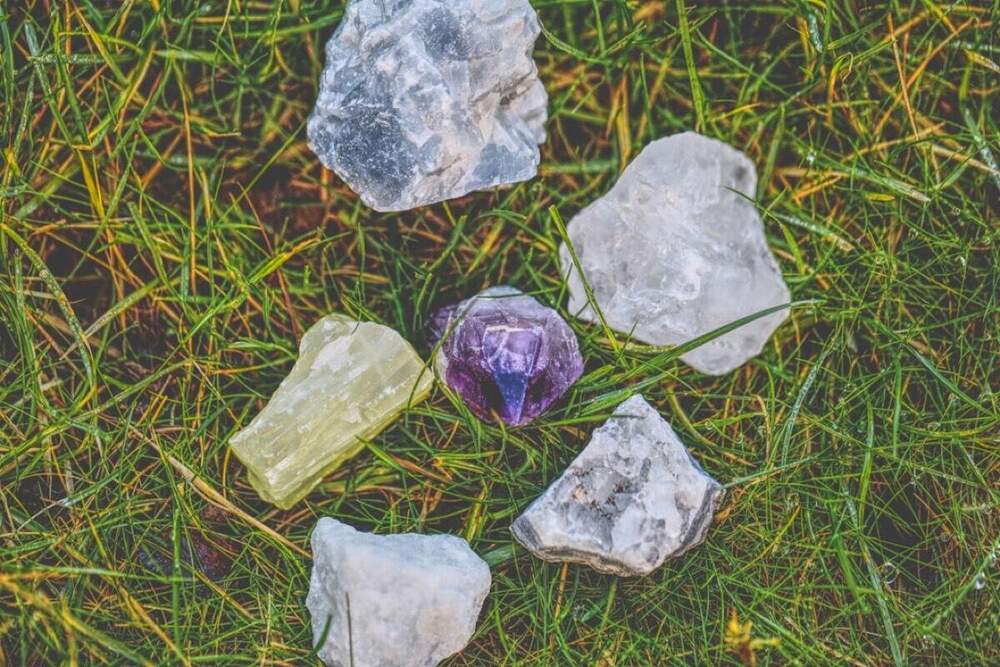 Mengenal Crystal Healing: Batu Kristal untuk Keseimbangan Energi